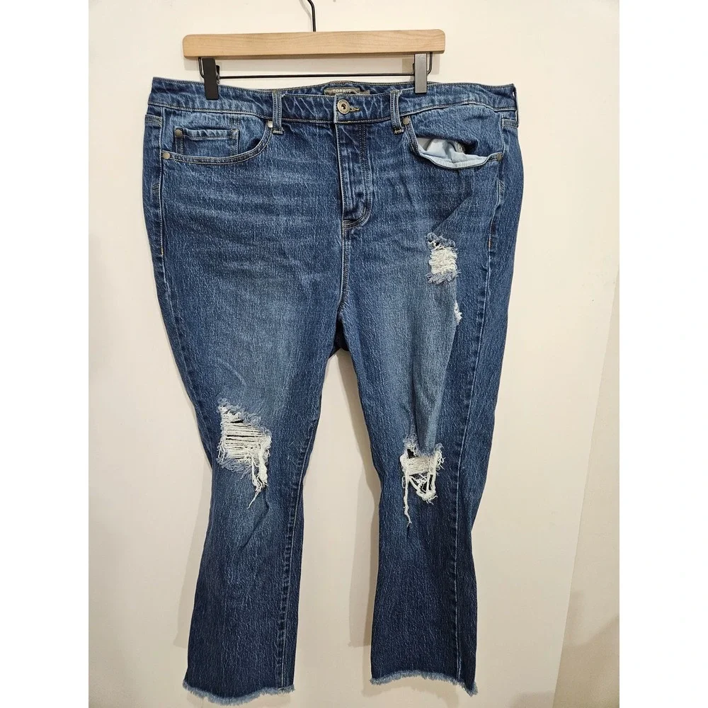 Torrid High-Rise Straight Distressed Jeans Medium Wash Raw Hem 18R‎ RN148862